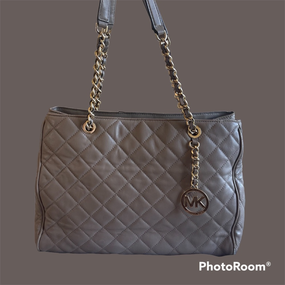 Michael Kors Leather Quilted Purse in Taupe